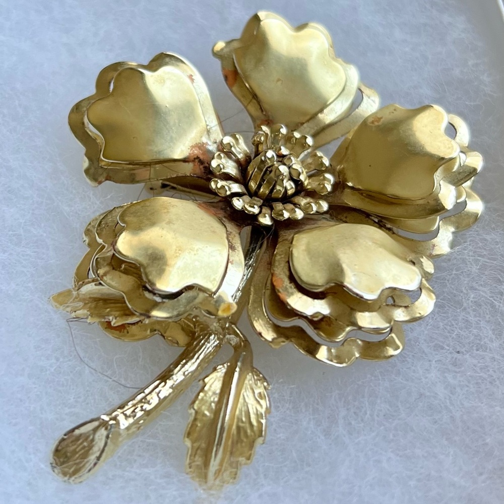 Vintage Estate Flower Brooch Shiny Gold Tone Metal 5 Petals Large 3 ½”